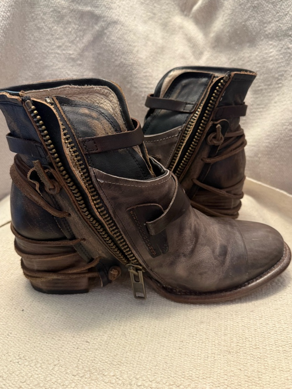 Freebird Crue Brown Leather Ankle Boots with Buckle Straps size 10 - Picture 9 of 10